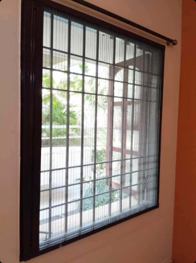 Sliding Mosquito Nets on Windows | Aluminium Frame and Fiber Net | Size 117 cms to 96.5 cms - Image 5
