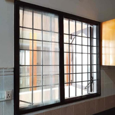 Sliding Mosquito Net on Window | Aluminium Frame and Fiber Net | Size 86.5 cms to 127 cms